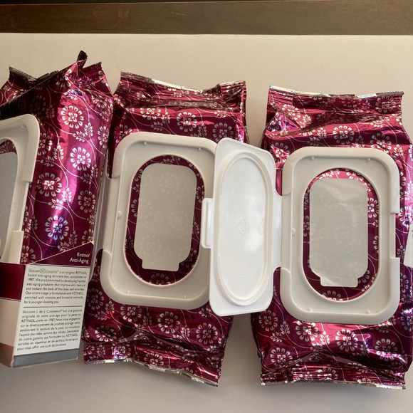 [Lot of 3] NEW Livaura Skincare Cosmetics Retinol Cleansing Wipes 60 Ct - Picture 11 of 14